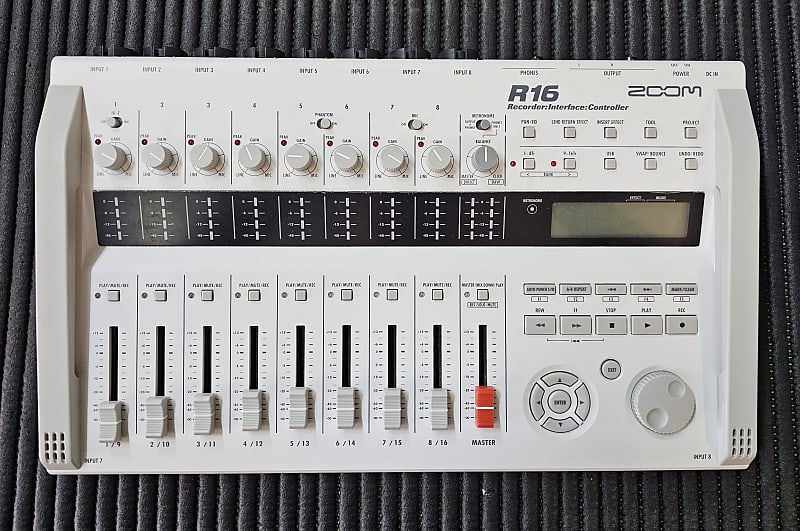 Zoom R16 USB Audio Interface / Digital Multitrack Recorder
