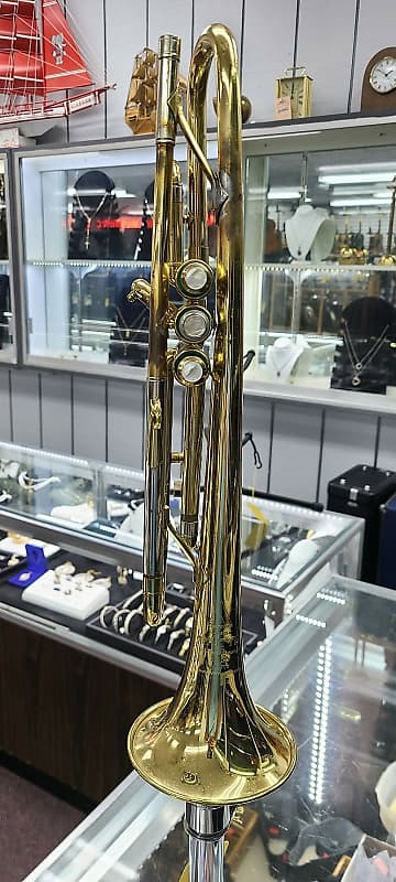 HUTTL ヒュッテル LINE700 トランペット huttl LINE700のYahoo!オークション(旧ヤフオク!)の相場・価格を