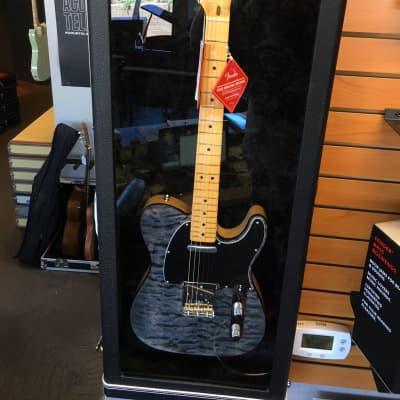 Fender guitar display 2024 case black