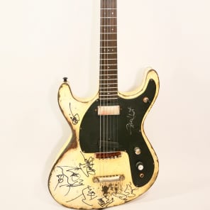 Loïc Le Pape Mosteel J.Ramone Tribute Guitar (Signed By Joe Perry, Alice Cooper And Others) image 1