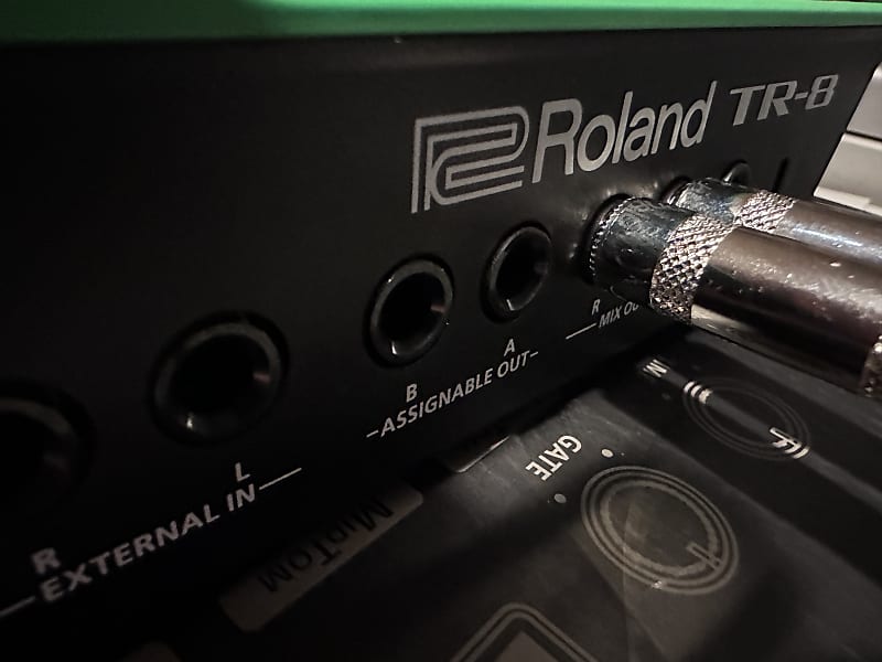 Roland AIRA TR-8 Rhythm Performer