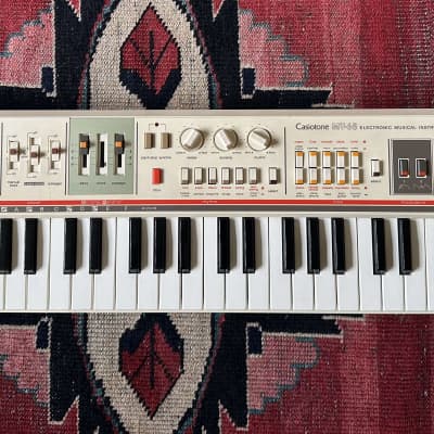 Casio MT-65 Casiotone 49-Key Synthesizer 1980s - White