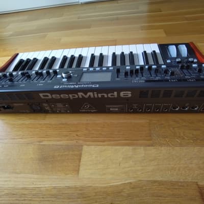 Behringer DeepMind 6 37-Key 6-Voice Polyphonic Analog Synth 2017 - Present - Black