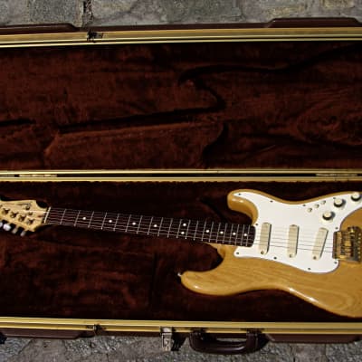 Fender Stratocaster Elite Gold 1983 Natural image 15