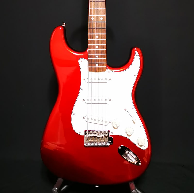 Fernandes The Revival RST-50 '83 / Stratocaster '76 Type