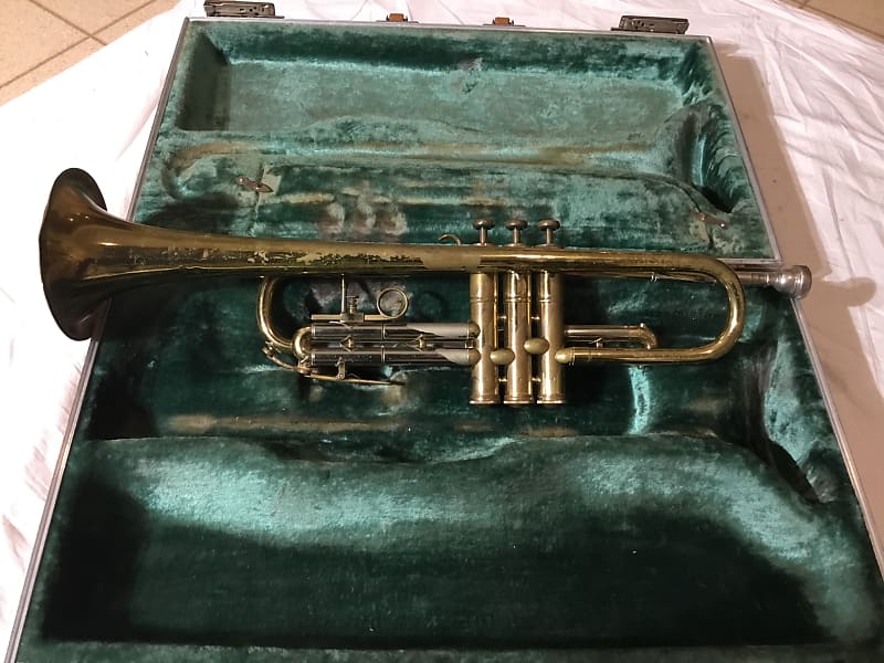 Vintage Besson 220 Trumpet Late 1960s Brass lacquer w/ case Reverb