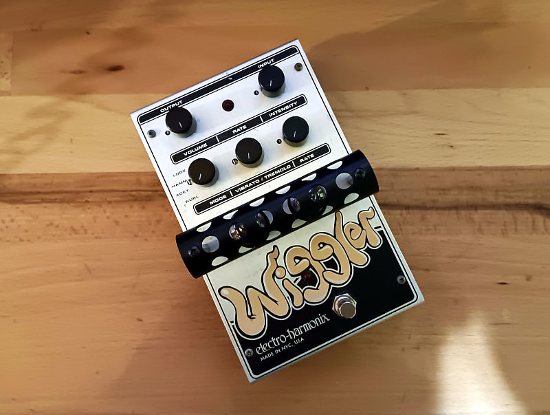 Electro-Harmonix Wiggler Tube Vibrato / Tremolo Pedal