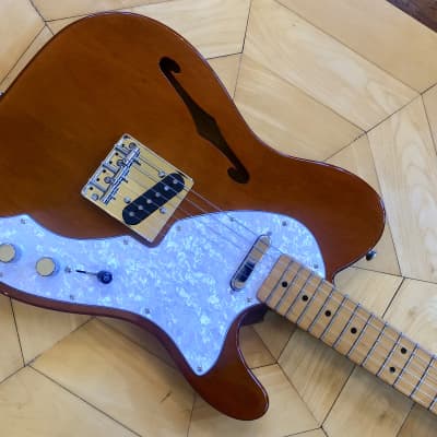 Squier by FENDER Classic Vibe '60s Telecaster Thinline Electric Guitar Natural image 9