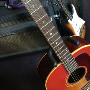 Gibson J-45 Acoustic Guitar 1967 Cherry Sunburst image 4