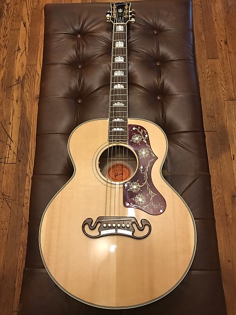 Gibson j200 outlet parlor