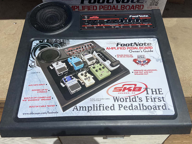 SKB FootNote Amplified Pedalboard with bonus Gig Bag in Reverb