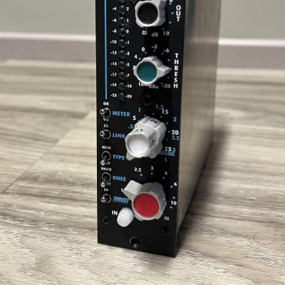 API 527 500 Series Compressor / Limiter (1/2) image 1