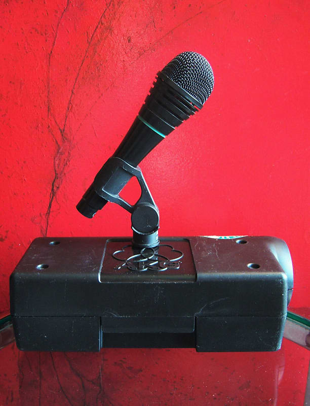 Vintage 1980's AKG D3900 dynamic hyper cardioid microphone w