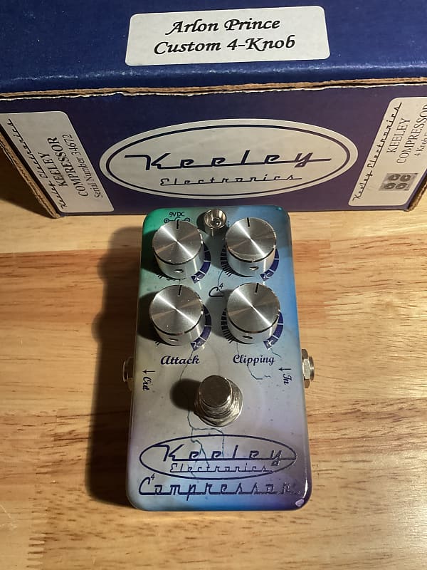 大流行中！ Keeley C4 4-Knob Compressor | Reverb Canada ギター