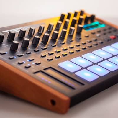 Dave Smith Instruments Tempest 6-Voice Drum Machine 2011 - 2018 - Black with Wood Sides