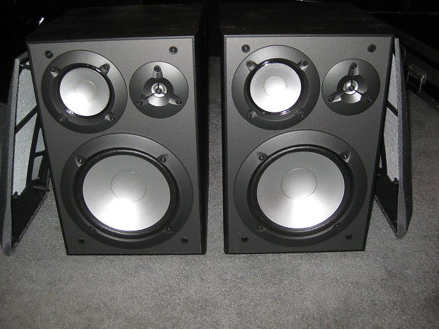 Yamaha NS 6390 3 way bookshelf speakers