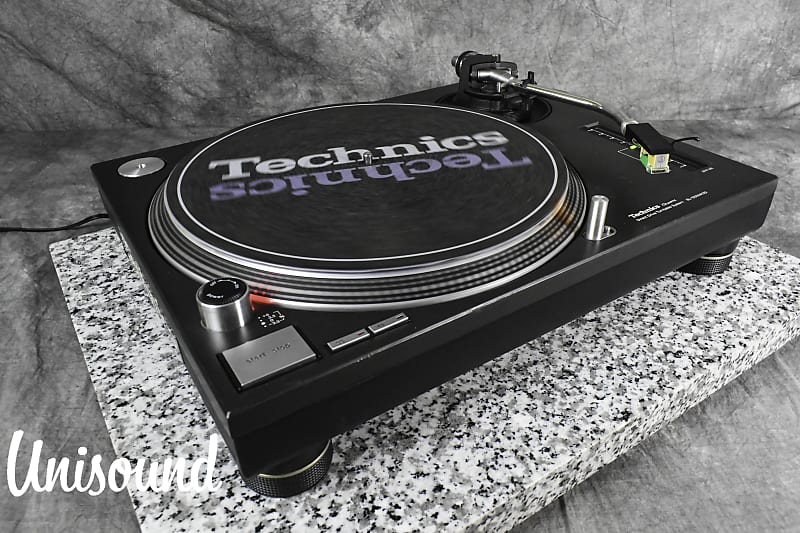 Technics SL-1200MK3D Black Direct drive DJ Turntable in Very Good Condition.