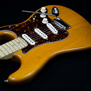 MINT! Fender American Deluxe Stratocaster Amber & Fender Case image 11