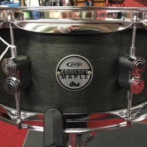 PDP PDSN5513BWCR 5.5x13" Black Wax 10-Ply Maple Snare Drum