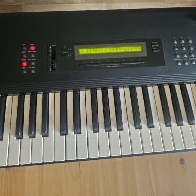 Korg M1 - Legendary synth - Accessories - Excellent Condition - Revised