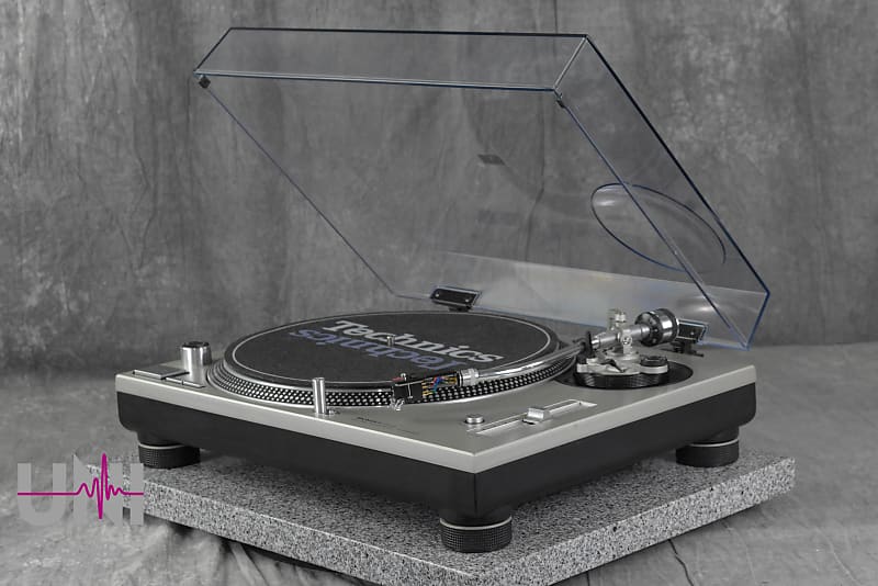 Technics SL-1200MK3D Silver Direct Drive DJ Turntable in Very Good