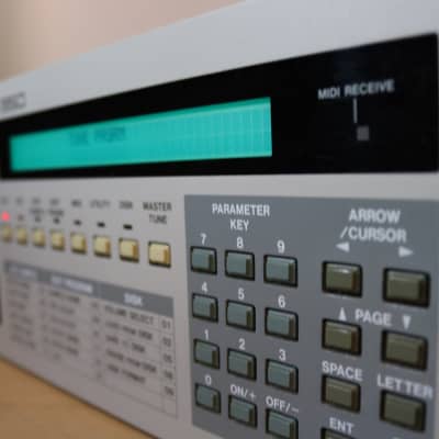 Akai S950 MIDI Digital Sampler 1988 - White image 2