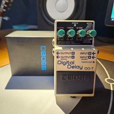 BOSS DD-7 Digital Delay Electric Guitar Effect Pedal Tested