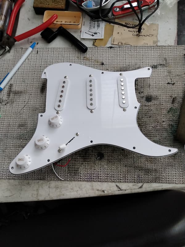 Unknown Stratocaster Loaded Pickguard 2021 White image 1