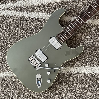 2019 Fender Japan Modern Stratocaster HH Olympic Pearl