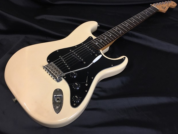 Squier silver series stratocaster for deals sale