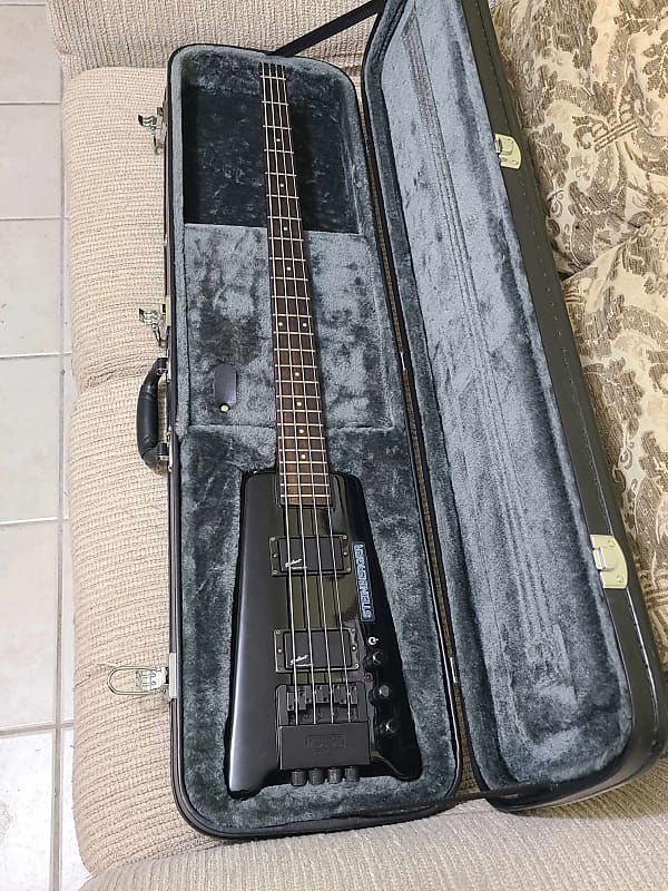 Hohner B2A headless bass W/ steinberger hard case - Black