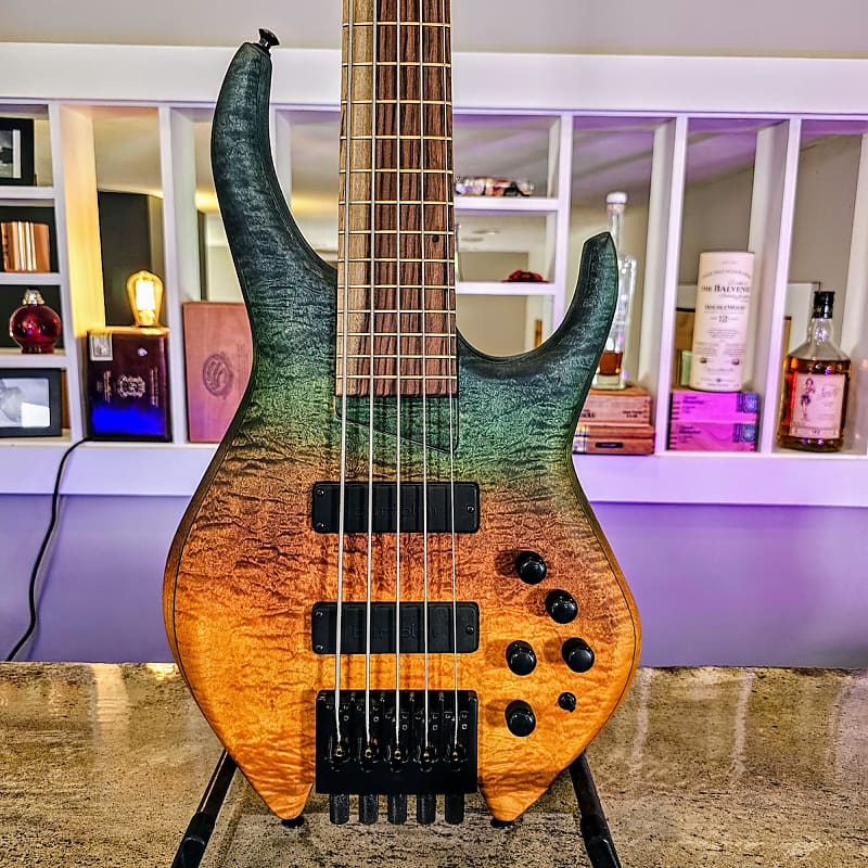 MTD H535-24 5-String Headless Bass: Blister Quilt 10 Top