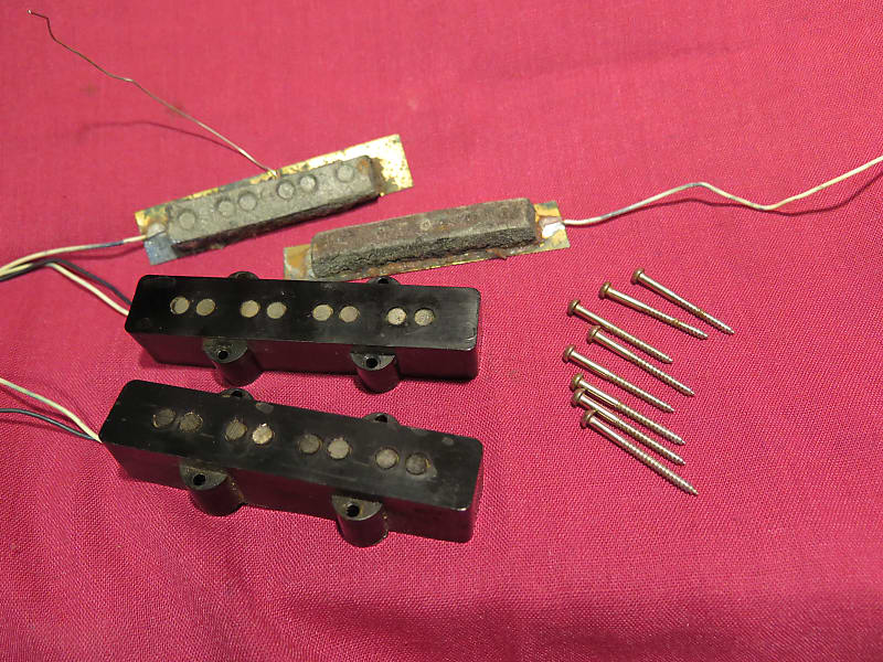 vintage 1971 Fender Jazz Bass pickups matched set + ground plates + screws  1972