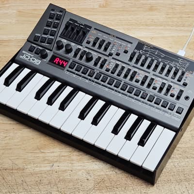 Roland JD-08 Boutique Series Programmable Synthesizer Module with K-25m Mini Keyboard image 2