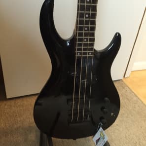 Alvarez Electric Bass with brand New Padded Gig Bag and 2 sets of Stainless Steel Strings image 3
