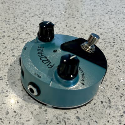 Dunlop FFM3 Jimi Hendrix Signature Fuzz Face Mini | Reverb Dunlop FFM3 Jimi Hendrix Signature Fuzz Face Mini | Reverb