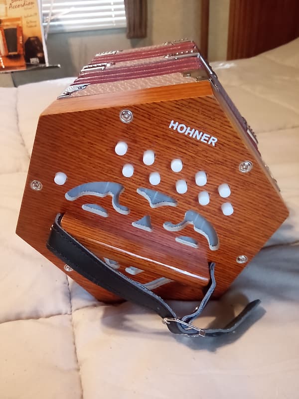 Hohner Concertina D40 2022 Natural Reverb