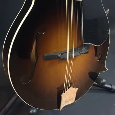 Kentucky KM-650 Standard F-Style Mandolin Vintage Sunburst w/ Travel Case image 3