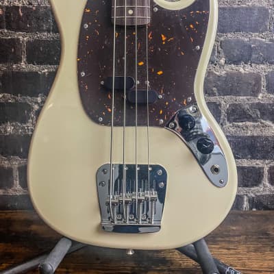 2006 Fender ‘64 Reissue Mustang Bass (Made in Japan) for sale