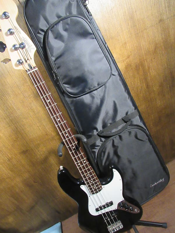 2007 Made In Mexico Fender Jazz 4 String Standard Bass Black