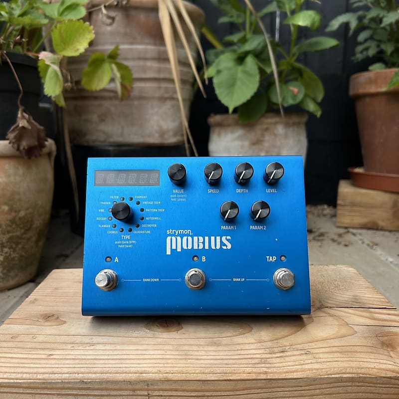 Strymon Mobius