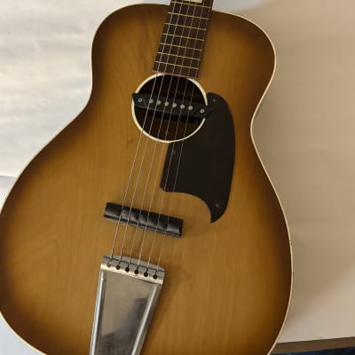シ*ン様 エレアコ　EKO Ranger VI VR　Honey Burst E RANGER VI VR Honey burst
