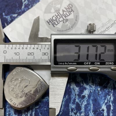 The Highland Plectrum Co. One Australia 50 Cent Coin Pick/Plectrum. image 5