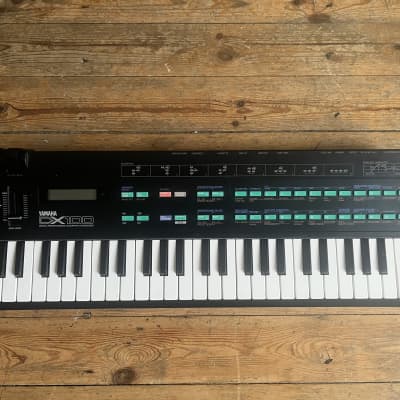 Yamaha DX100 Programmable Algorithm Synthesizer 1985 - Black