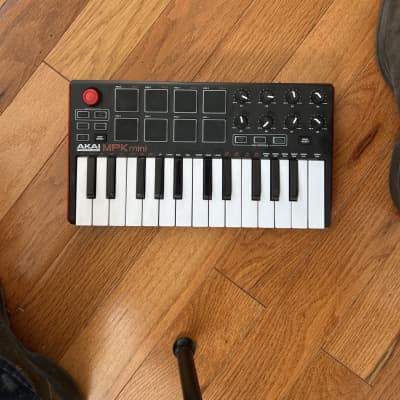 Akai MPKmini MK2 MIDI Keyboard (Cherry Hill, NJ) | Reverb