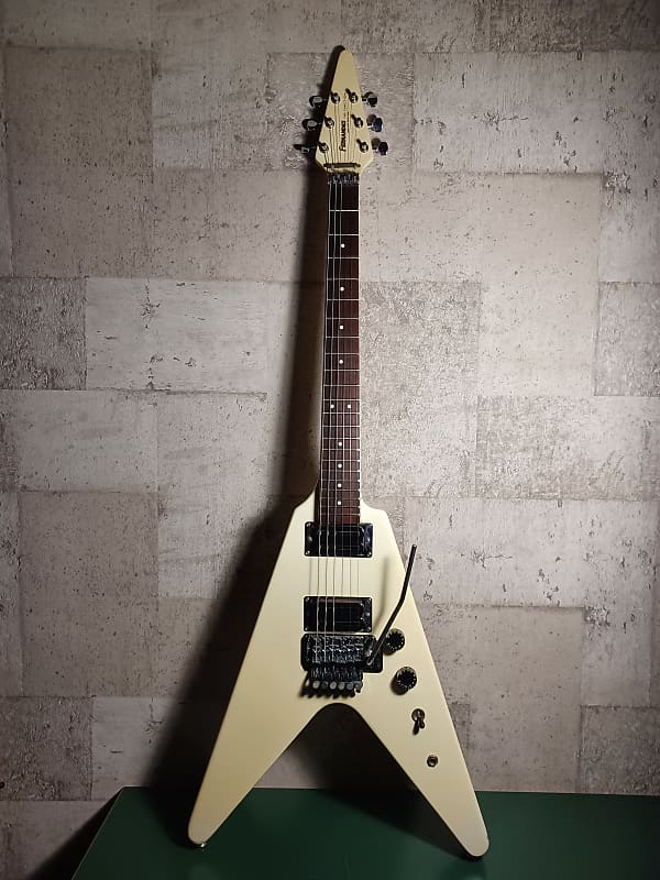 Fernandes BSV 80's White Flying V Made in Japan