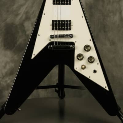 1991 Gibson Flying V 67' & 刻印ナンバードPAF Gibson USA '67 Flying V 1991 - Classic White | Tone Wolf