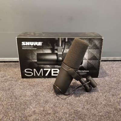 BUNDLE Shure SM7B mic + CloudLifter CL-1 ribbon microphone BUNDLE Shure SM7B mic + CloudLifter CL-1 ribbon microphone