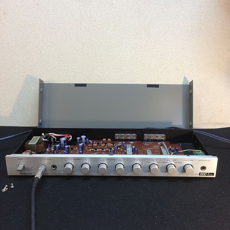 Technics SH-3077G Mic/Synthesizer Mixing Amp. BBD echo unit