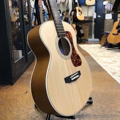 Guild Westerly Collection Jumbo Junior Acoustic-Electric Guitar Flamed Maple image 2